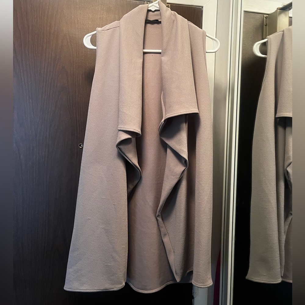 Sleeveless Cardigan